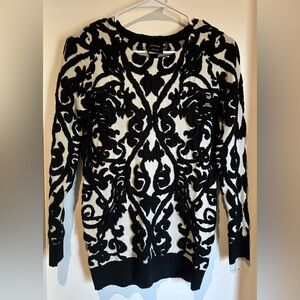 Cliche Black and White Pattern Light Sweater Size Small